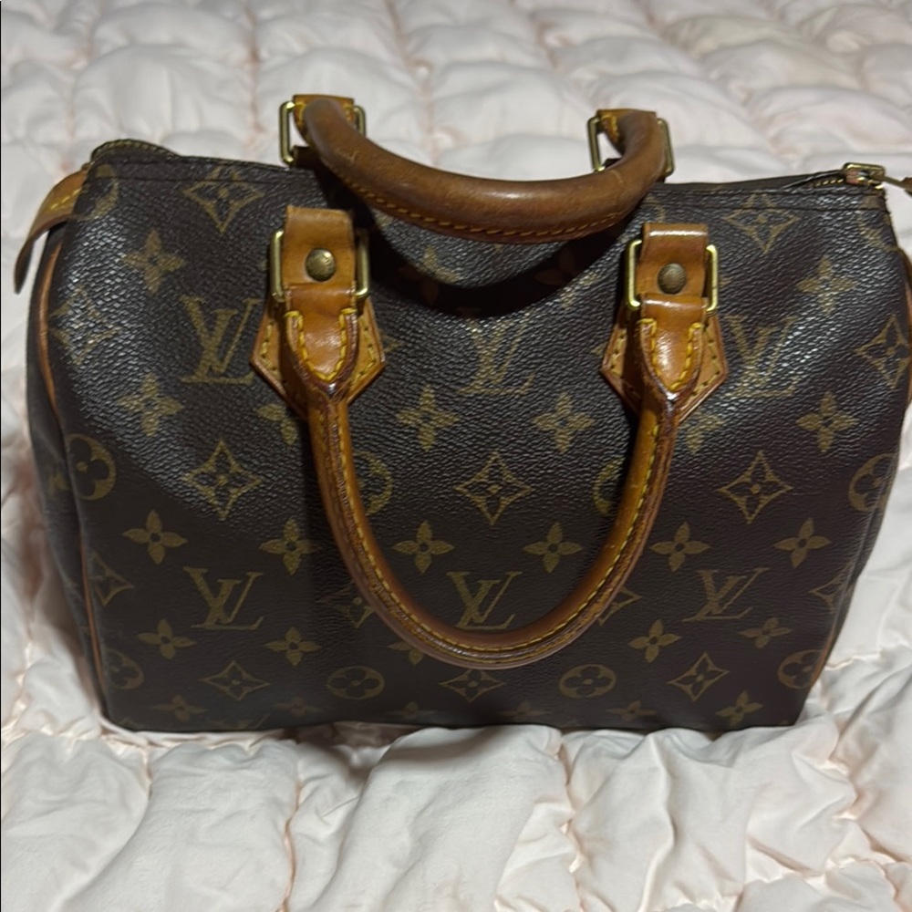 Louis Vuitton Speedy 25